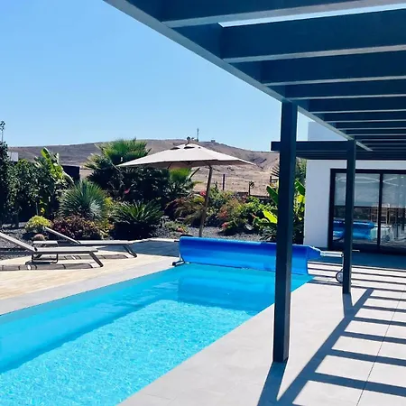 Apartman Casa Carica With Heated Pool In Lajares