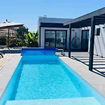 דירה Casa Carica With Heated Pool In לאחארס