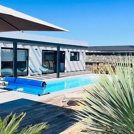 Casa Carica With Heated Pool In Lajares