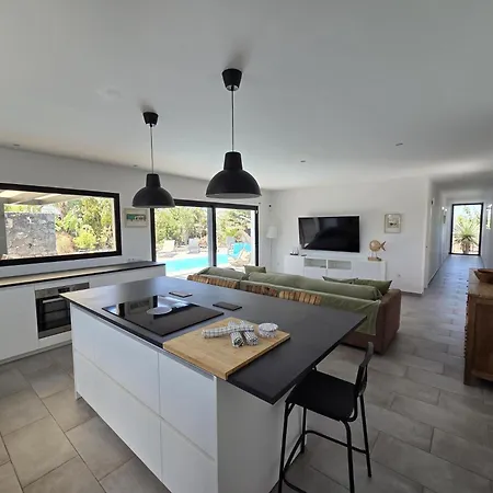 Διαμέρισμα Casa Carica With Heated Pool In Lajares